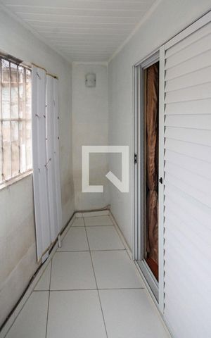 Casa à venda com 170m², 2 quartos e 1 vaga Casa à venda com 170m², 2 quartos e 1 vagaVaranda da Suíte