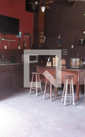 Casa à venda com 160m², 4 quartos e 5 vagasArea Comum ou Garagem