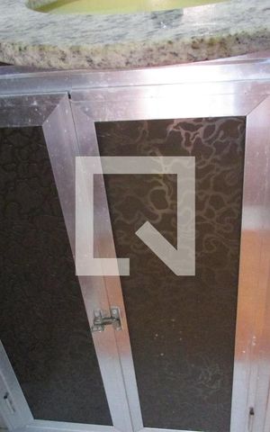 Casa à venda com 160m², 4 quartos e 5 vagasArmario - Banheiro da Suite 2