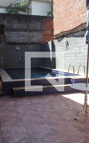 Casa à venda com 160m², 4 quartos e 5 vagasÁrea comum - Piscina