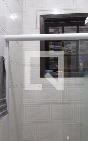 Casa à venda com 160m², 4 quartos e 5 vagasDetalhes Banheiro da Suite 1