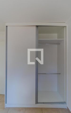Apartamento para alugar com 60m², 2 quartos e 1 vaga Apartamento para alugar com 60m², 2 quartos e 1 vagaQuarto 02 - Armário