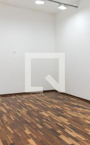 Casa para alugar com 600m², 4 quartos e 4 vagas Casa para alugar com 600m², 4 quartos e 4 vagasQuadra