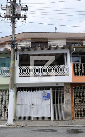 Casa à venda com 130m², 2 quartos e 1 vagaFachada