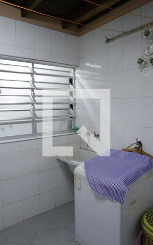 Casa à venda com 130m², 2 quartos e 1 vagaÁrea de Serviço