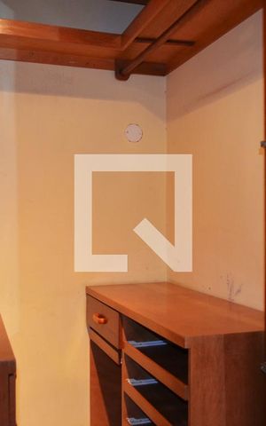 Casa de condomínio à venda com 170m², 5 quartos e 1 vagaQuarto 2 - Closet