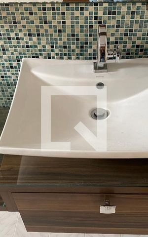 Casa de condomínio à venda com 170m², 5 quartos e 1 vaga Casa de condomínio à venda com 170m², 5 quartos e 1 vagaBanheiro Social