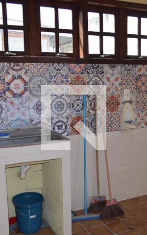 Casa de condomínio à venda com 170m², 5 quartos e 1 vagaÁrea de Serviço