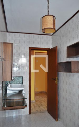 Casa de condomínio à venda com 170m², 5 quartos e 1 vagaBanheiro Social
