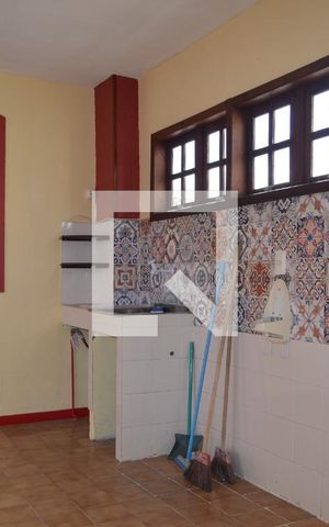 Casa de condomínio à venda com 170m², 5 quartos e 1 vagaÁrea de Serviço
