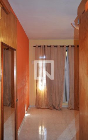 Casa de condomínio à venda com 170m², 5 quartos e 1 vagaQuarto 2 - Closet