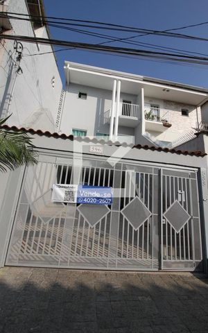 Casa à venda com 171m², 3 quartos e 5 vagasFachada