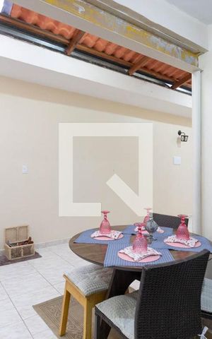 Casa à venda com 266m², 6 quartos e 3 vagas Casa à venda com 266m², 6 quartos e 3 vagasCozinha casa 2