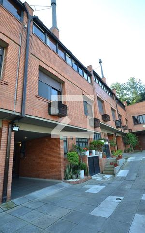 Casa de condomínio à venda com 363m², 3 quartos e 4 vagasFachada da Casa