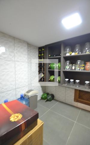 Casa de condomínio à venda com 363m², 3 quartos e 4 vagasAdega