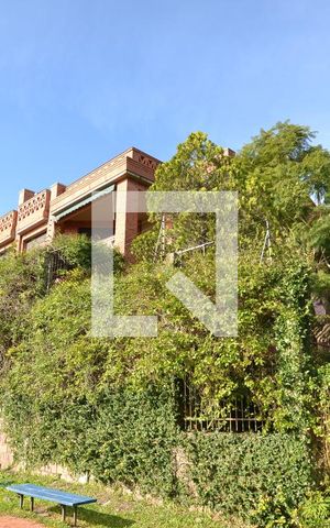 Casa de condomínio à venda com 363m², 3 quartos e 4 vagasFachada Lateral