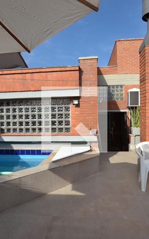Casa de condomínio à venda com 363m², 3 quartos e 4 vagasPiscina