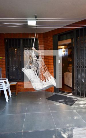 Casa de condomínio à venda com 363m², 3 quartos e 4 vagasVaranda