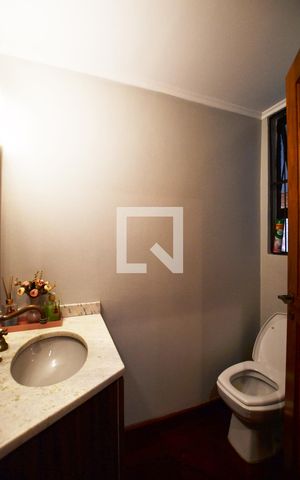 Casa de condomínio à venda com 363m², 3 quartos e 4 vagasLavabo