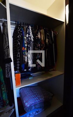Casa de condomínio à venda com 363m², 3 quartos e 4 vagasCloset do Quarto 1