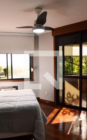 Casa de condomínio à venda com 363m², 3 quartos e 4 vagasSuíte