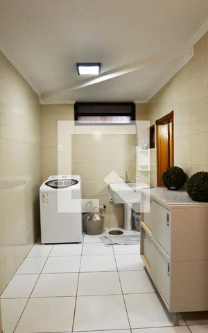 Casa de condomínio à venda com 363m², 3 quartos e 4 vagasÁrea de Serviço