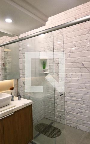 Casa de condomínio à venda com 363m², 3 quartos e 4 vagasBanheiro da Suíte