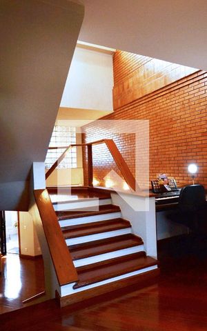 Casa de condomínio à venda com 363m², 3 quartos e 4 vagasHall