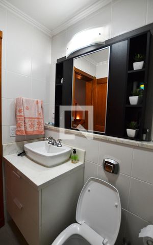 Casa de condomínio à venda com 363m², 3 quartos e 4 vagasBanheiro