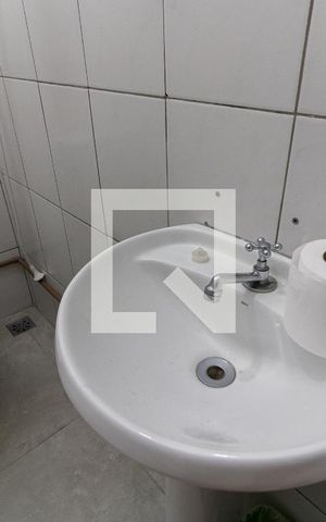 Casa à venda com 200m², 3 quartos e 1 vaga Casa à venda com 200m², 3 quartos e 1 vagaBanheiro de Serviço