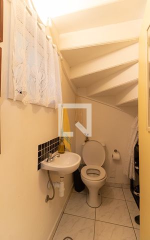 Casa à venda com 200m², 3 quartos e 1 vaga Casa à venda com 200m², 3 quartos e 1 vagaLavabo