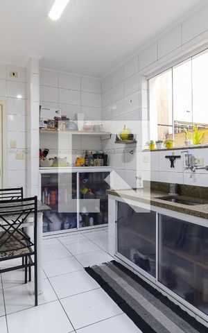 Casa à venda com 200m², 3 quartos e 1 vaga Casa à venda com 200m², 3 quartos e 1 vagaCozinha