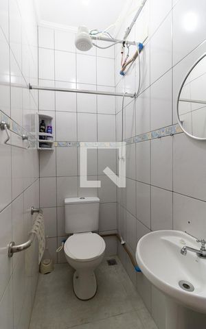 Casa à venda com 200m², 3 quartos e 1 vaga Casa à venda com 200m², 3 quartos e 1 vagaBanheiro de Serviço