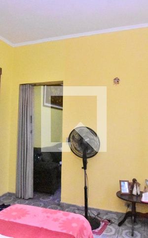 Casa à venda com 180m², 4 quartos e 1 vaga Casa à venda com 180m², 4 quartos e 1 vagaQuarto 4