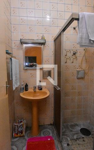 Casa à venda com 180m², 4 quartos e 1 vaga Casa à venda com 180m², 4 quartos e 1 vagaBanheiro 3