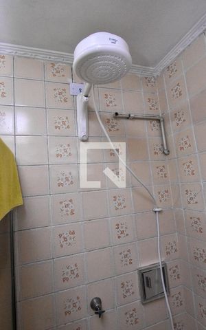 Casa à venda com 180m², 4 quartos e 1 vaga Casa à venda com 180m², 4 quartos e 1 vagaBanheiro