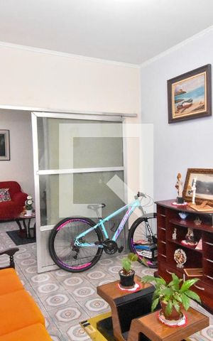 Casa à venda com 180m², 4 quartos e 1 vaga Casa à venda com 180m², 4 quartos e 1 vagaSala 1