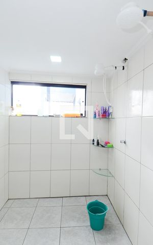 Casa à venda com 250m², 3 quartos e 8 vagasBanheiro da Suíte