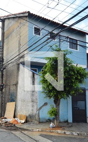 Casa à venda com 250m², 3 quartos e 8 vagasFachada