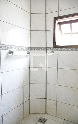 Casa à venda com 230m², 4 quartos e 1 vagaBanheiro