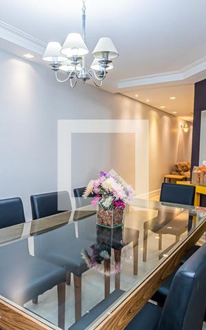 Casa à venda com 289m², 4 quartos e 4 vagas Casa à venda com 289m², 4 quartos e 4 vagasSala de Jantar