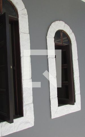 Casa para alugar com 160m², 2 quartos e 4 vagasDetalhe da Fachada da Casa