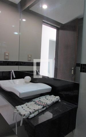 Casa para alugar com 160m², 2 quartos e 4 vagasDetalhe - Banheiro Social