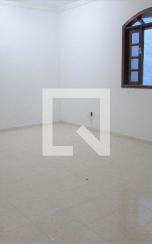 Casa para alugar com 160m², 2 quartos e 4 vagasSuíte