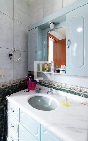 Casa de condomínio à venda com 178m², 3 quartos e 1 vaga Casa de condomínio à venda com 178m², 3 quartos e 1 vagaBanheiro da Suíte
