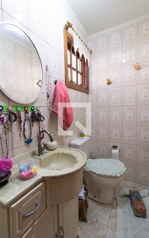 Casa de condomínio à venda com 178m², 3 quartos e 1 vaga Casa de condomínio à venda com 178m², 3 quartos e 1 vagaLavabo
