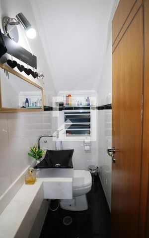 Casa à venda com 155m², 3 quartos e 5 vagasBanheiro Social