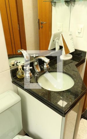 Casa à venda com 155m², 3 quartos e 5 vagasBanheiro suite 1
