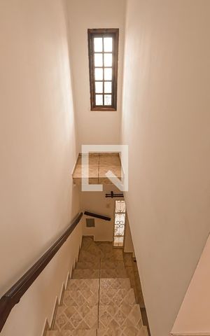 Casa para alugar com 250m², 3 quartos e 2 vagas Casa para alugar com 250m², 3 quartos e 2 vagasCorredor