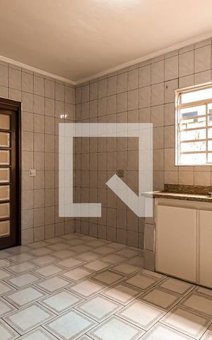 Casa para alugar com 250m², 3 quartos e 2 vagas Casa para alugar com 250m², 3 quartos e 2 vagasCozinha